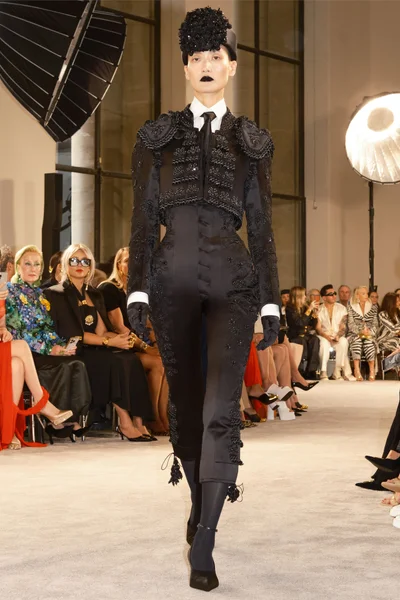 Look 25
